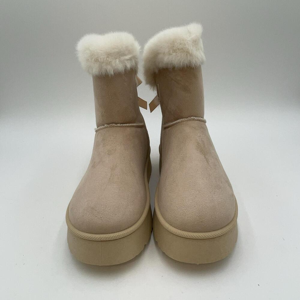 Boots Womens Beige Faux Suede Fur Shearling Lined Ankle Winter Platform Size 9